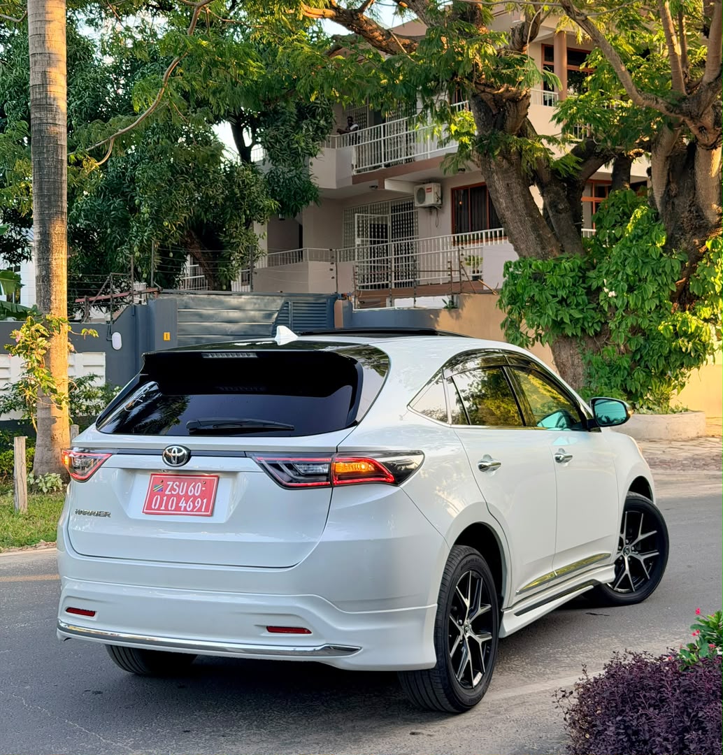 TOYOTA HARRIER thumbnail 8